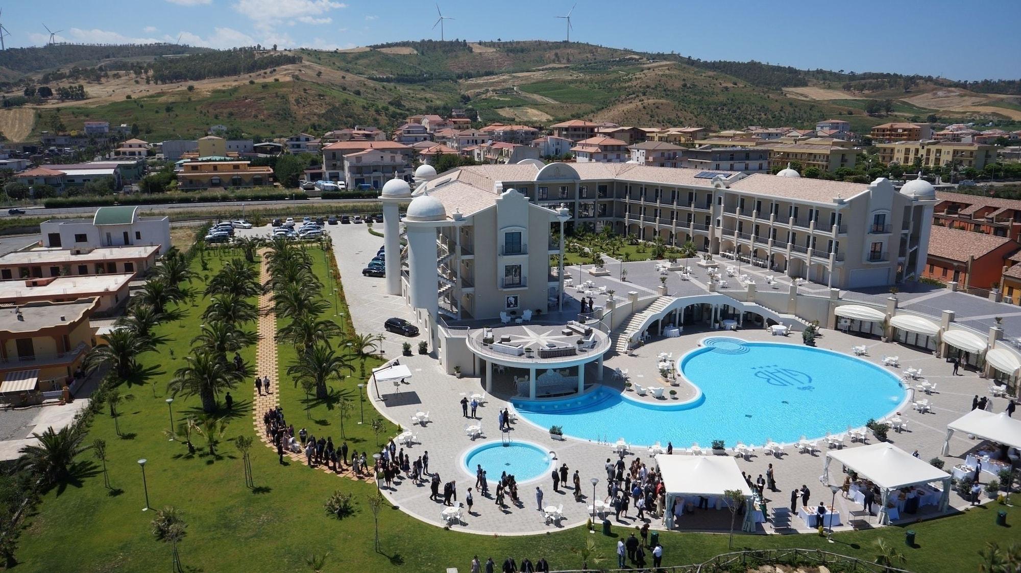 Grand Hotel Balestrieri Torre Melissa Exteriör bild