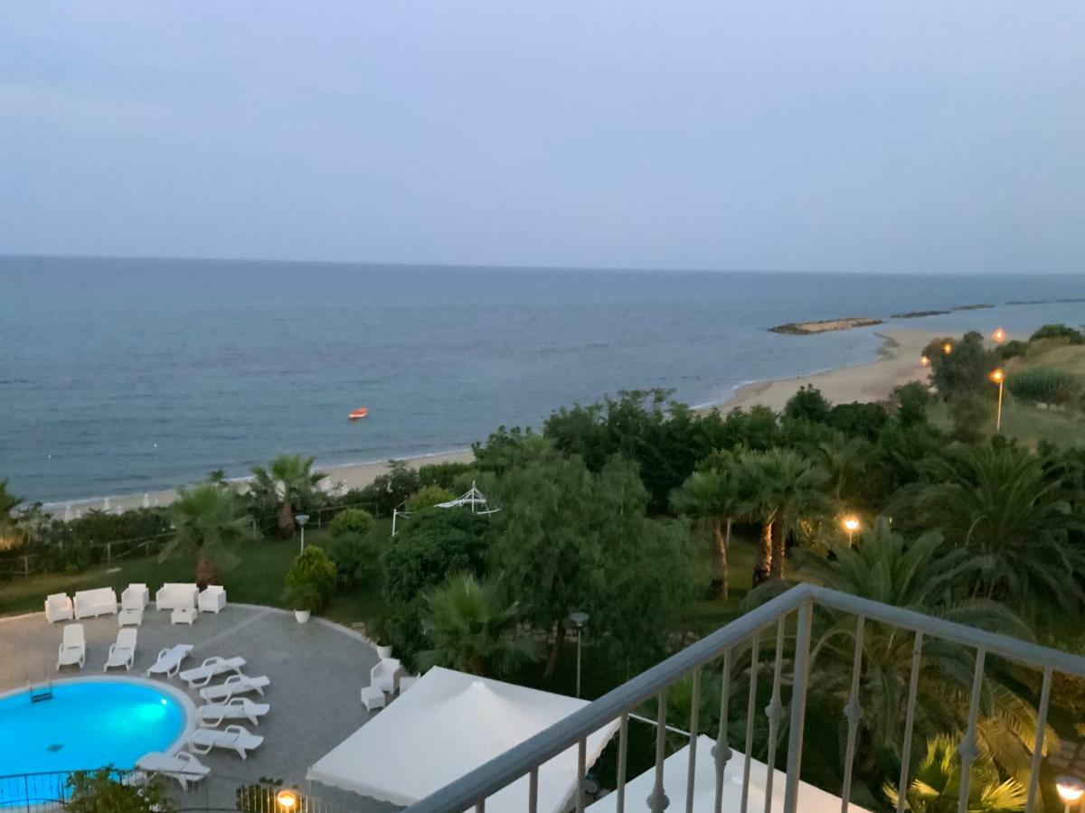 Grand Hotel Balestrieri Torre Melissa Exteriör bild