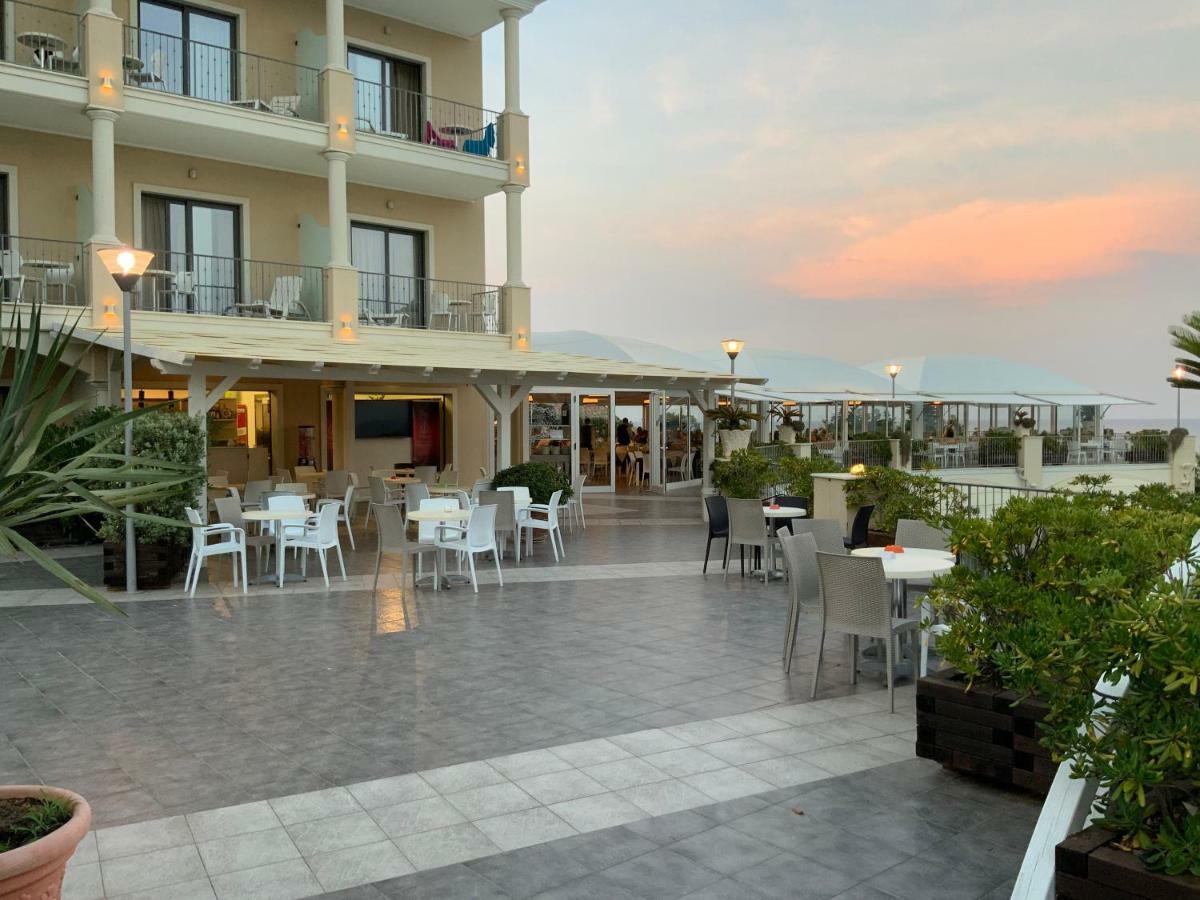 Grand Hotel Balestrieri Torre Melissa Exteriör bild