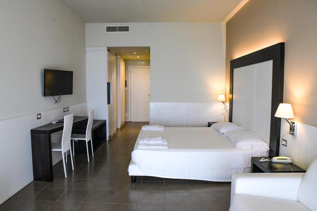Grand Hotel Balestrieri Torre Melissa Exteriör bild
